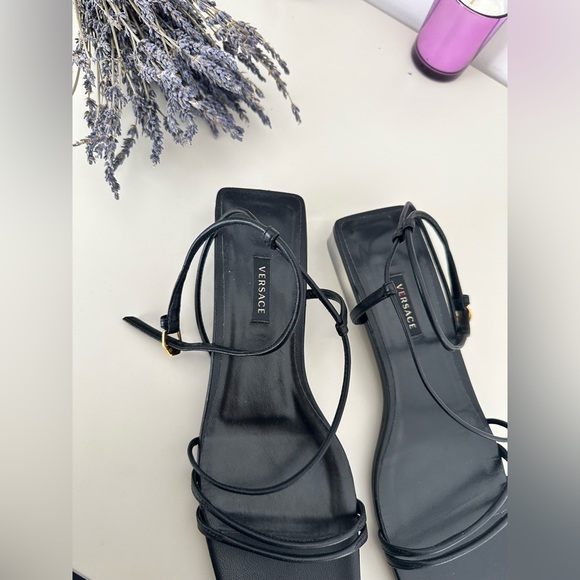 Brand new Versace black leather shoes 38 size - Picture 2 of 7